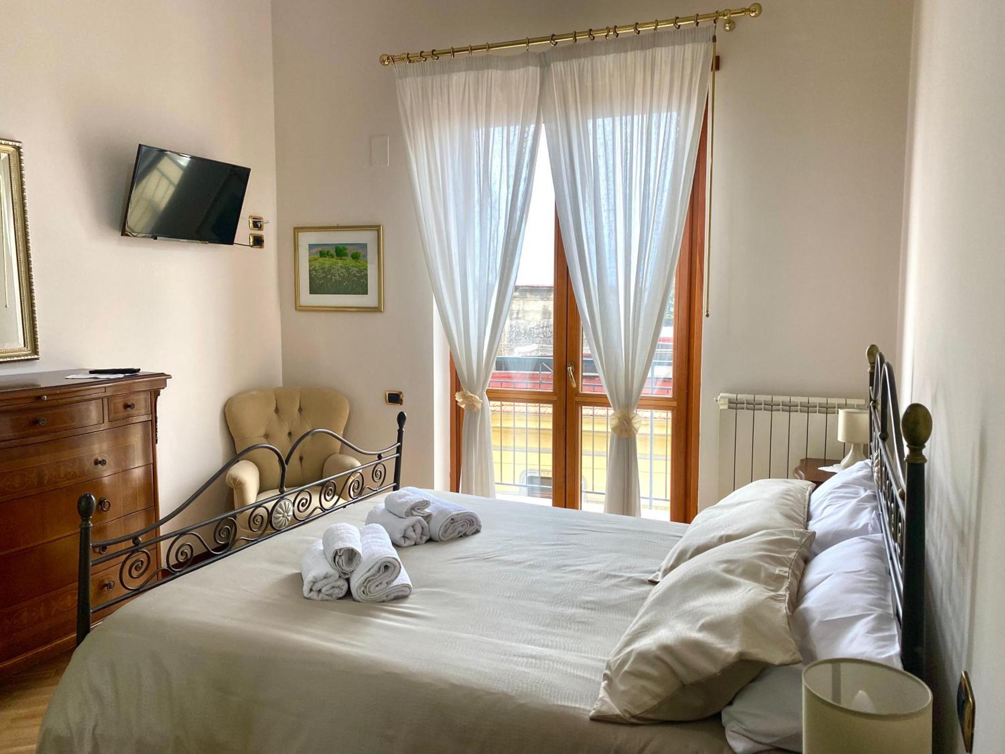 Апартаменти A Casa Di Don Peppino Салерно Екстер'єр фото